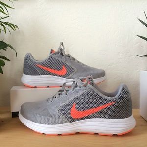Women’s Nike Revolution 3 Sneakers | 6.5 Wide (2E)